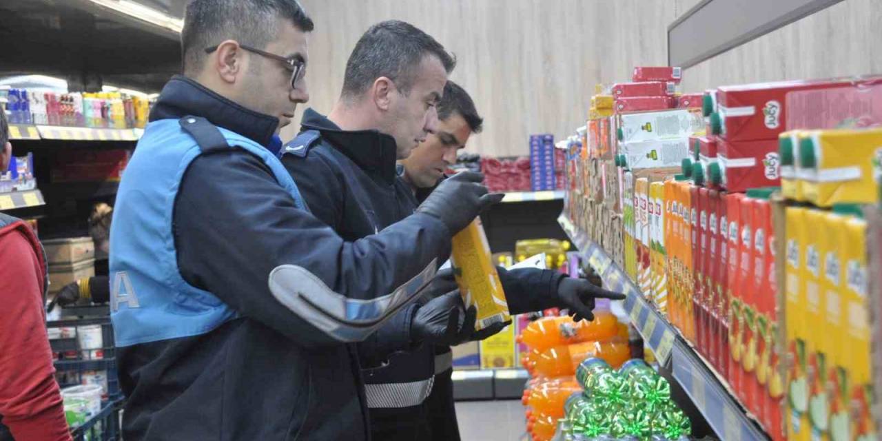 Lapseki’de Belediye Ekipleri Marketlerde Fiyat Denetimleri Yaptı
