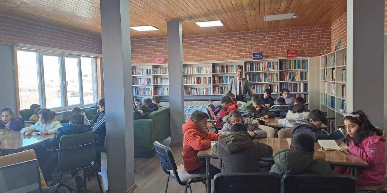 Çıldır’da Kitap Okuma Etkinliği