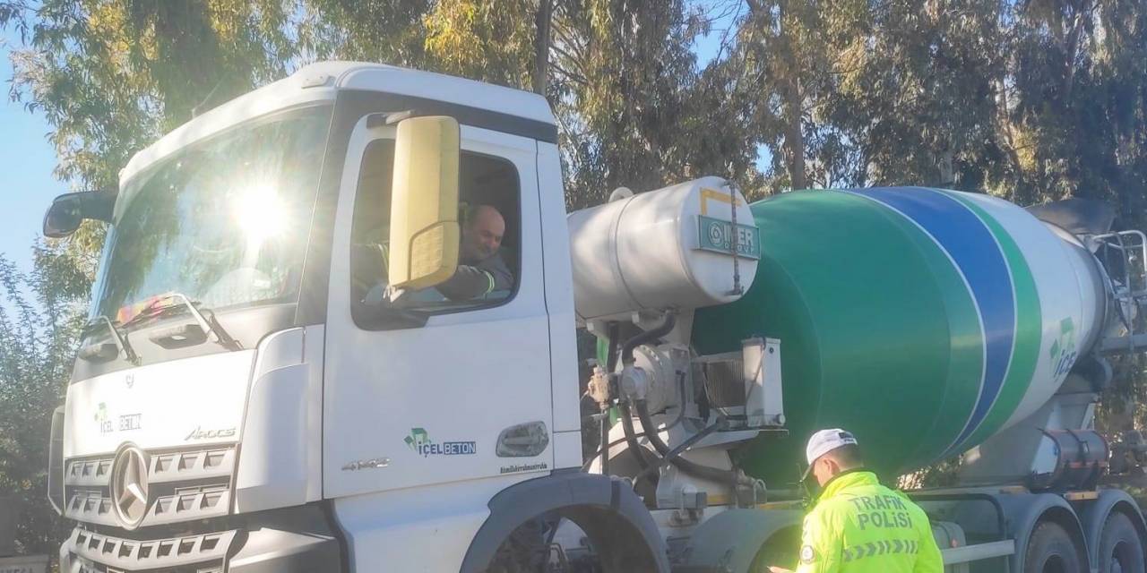 Mersin’de Yük Taşımacılığı Yapan Araçlar Denetleniyor