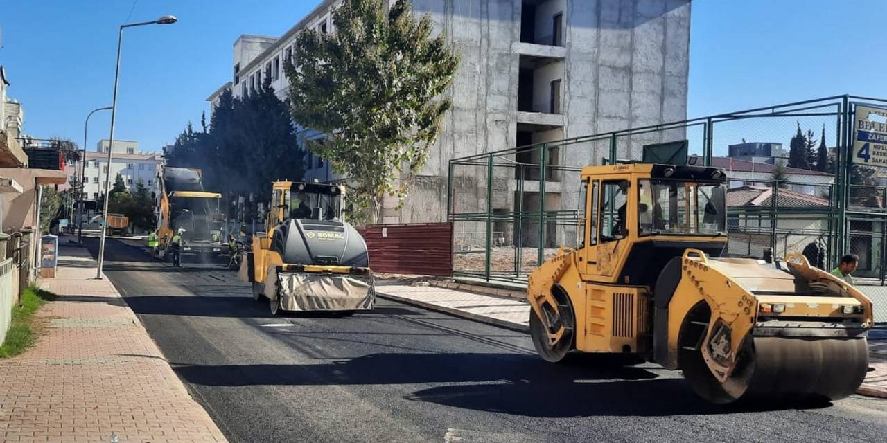 Akdeniz’de Asfalt Çalışmaları Aralıksız Sürüyor