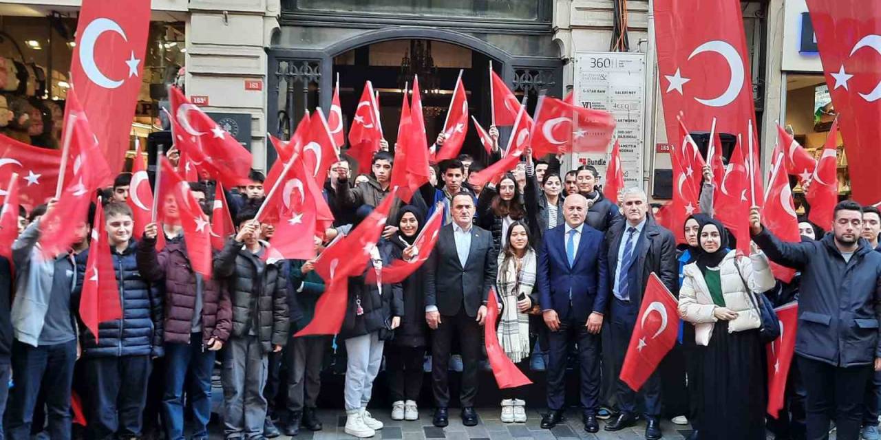 İstiklal Şairi Mehmet Akif Ersoy, İstiklal Caddesi’nde Anıldı
