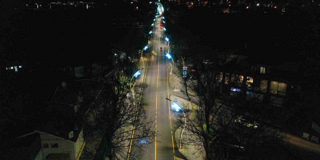 Üsküdar Caddesi 3. Etap Aydınlatma Ve Yenileme Projesi Tamamlandı