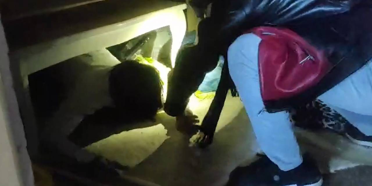 Polise Yakalanmamak İçin Mutfak Dolabına Gizli Bölme Yaptırdı