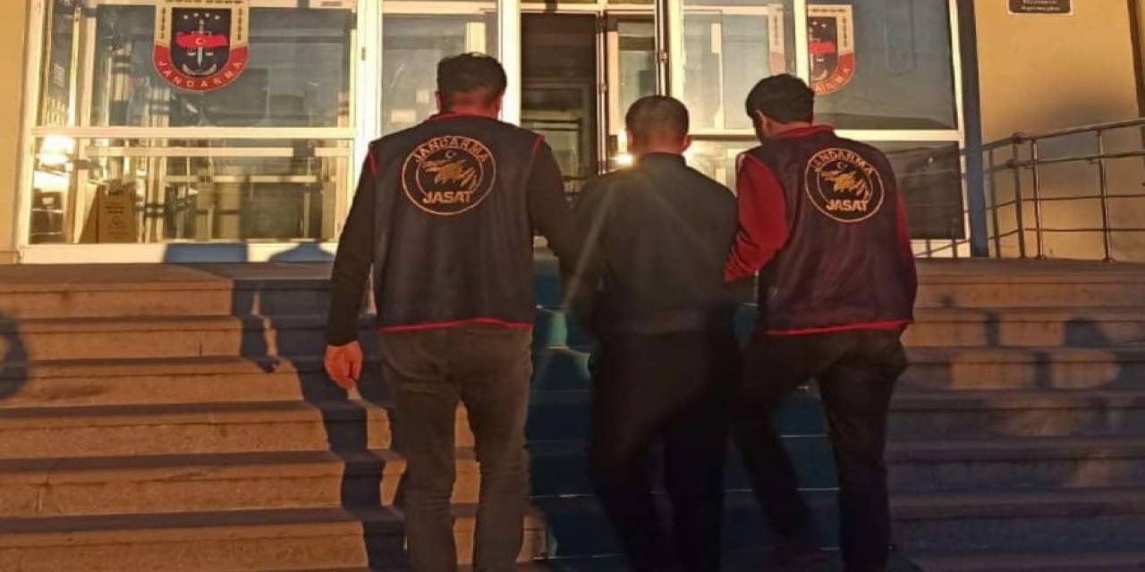 Jandarma 10 Yıl Hapis Cezası Bulunan Cezaevi Firarisini Yakaladı