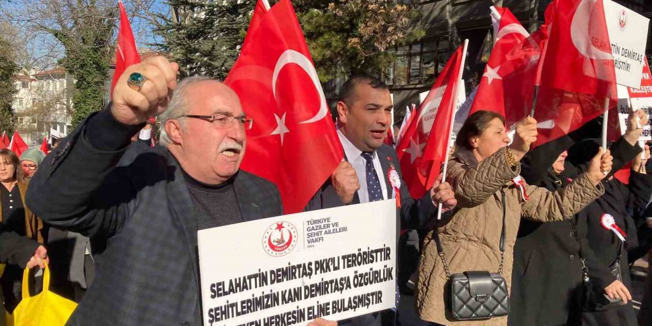 Gaziler Ve Şehit Yakınlarından Dem Parti Önünde Eylem