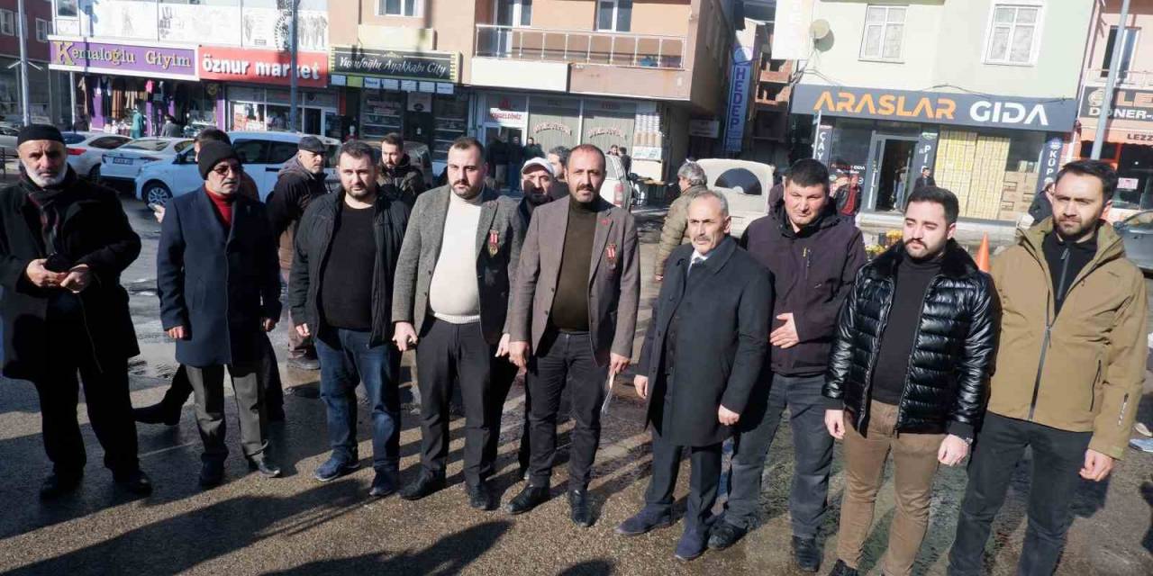 Erzurum’da Gaziler Ve Şehit Aileleri Dem Binası Önünde Basın Açıklaması Yaptı