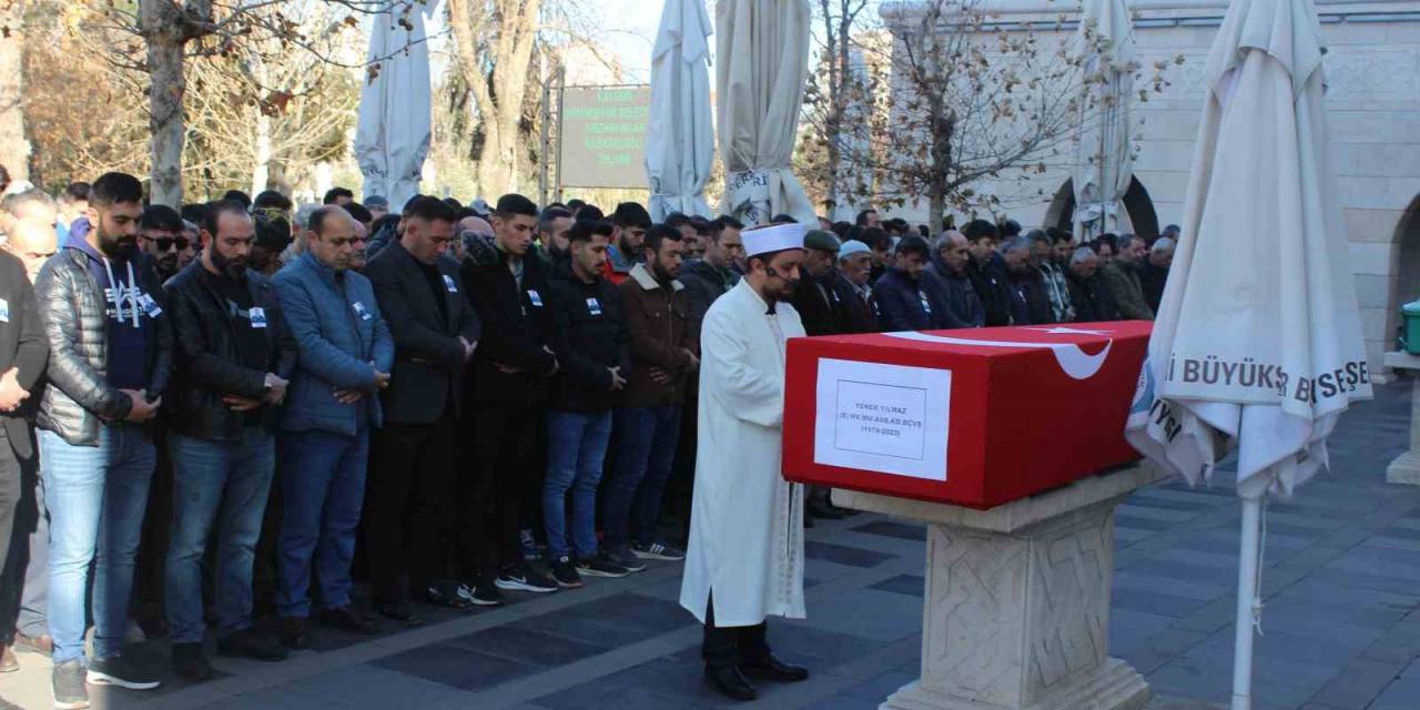 Evinde Hayatını Kaybeden Emekli Astsubay Toprağa Verildi