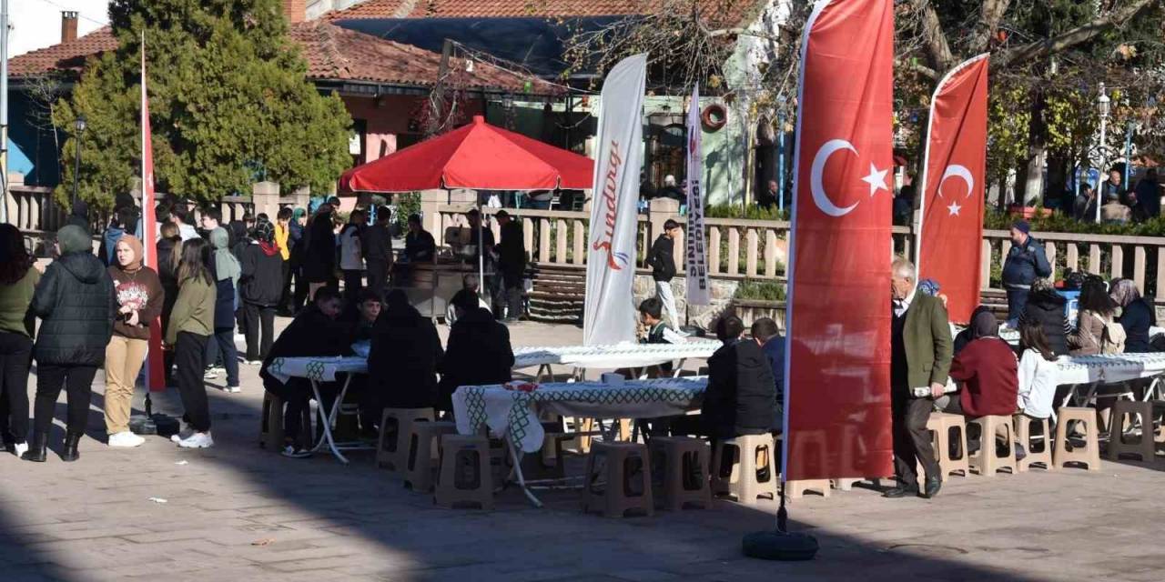Sındırgı’da Şehitler İçin Lokma Hayrı Düzenlendi