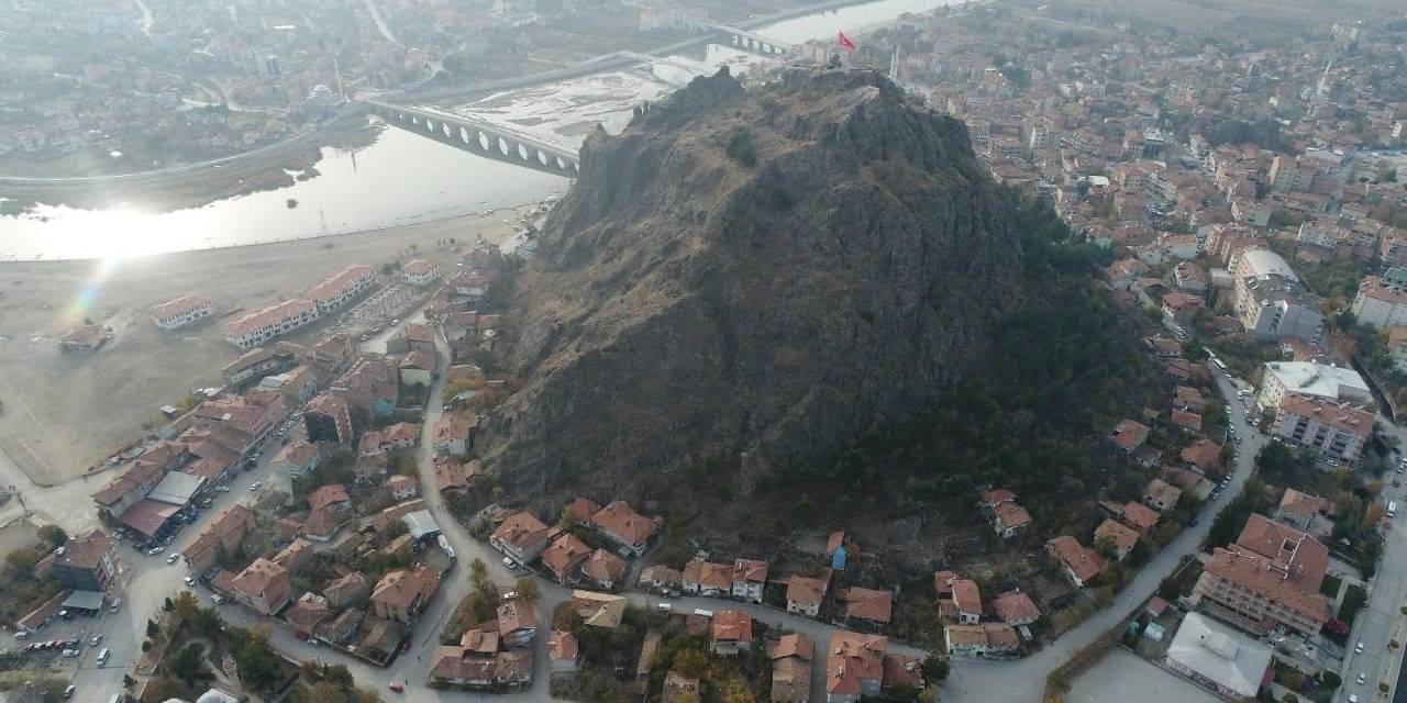 Tarihi Osmancık Kalesi’nin Çevresi Yeşil Alan Olacak