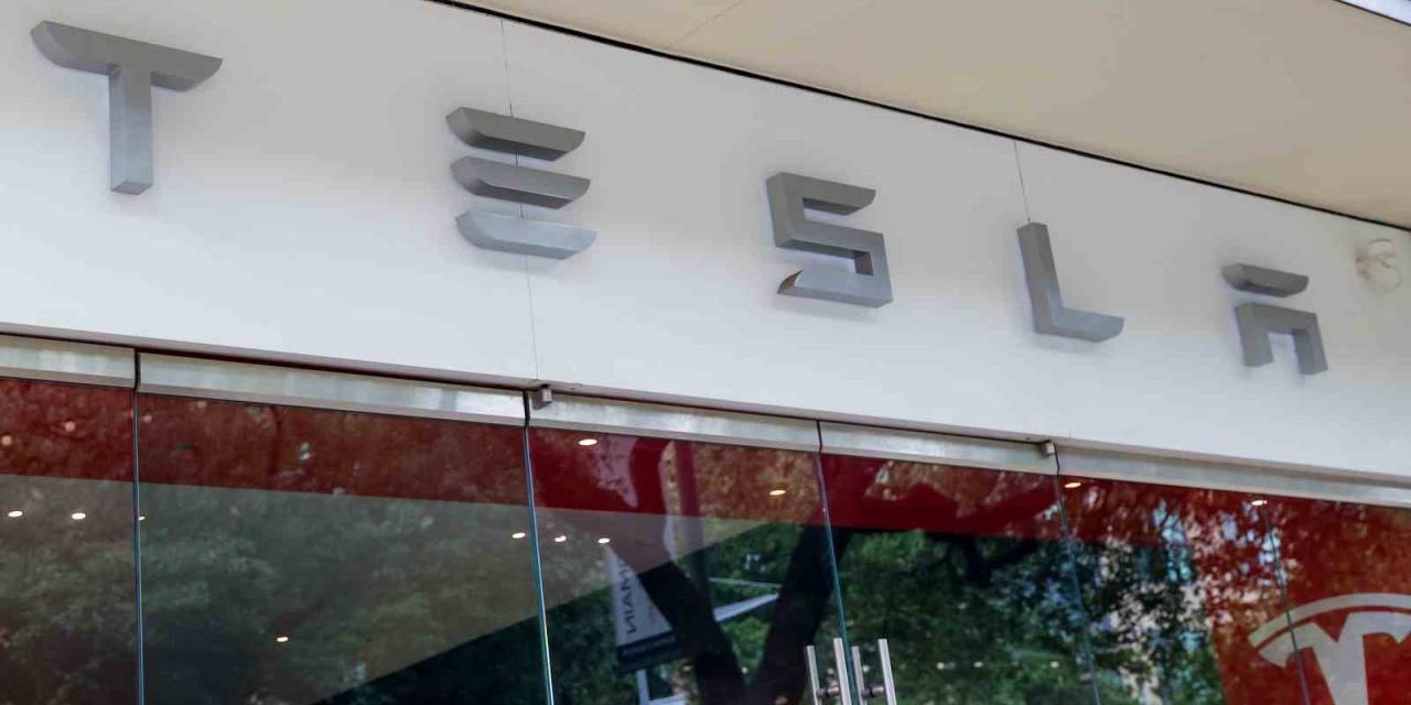 Tesla Fabrikasında Robotun Mühendise Saldırdığı Ortaya Çıktı