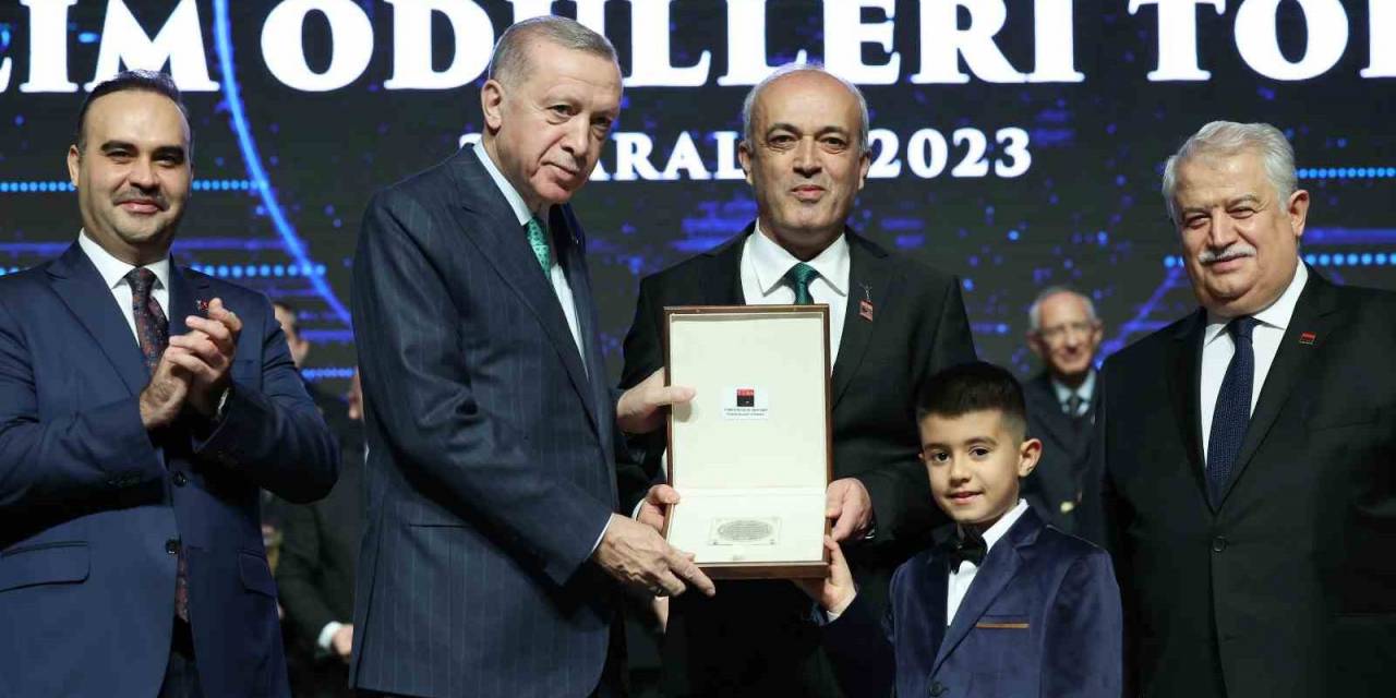 Erciyes Üniversitesi’ne Ödül Yağmuru