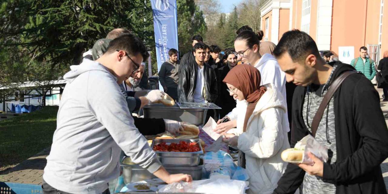 Subü Teknoloji Fakültesi’nden Köfte Ekmek İkramı