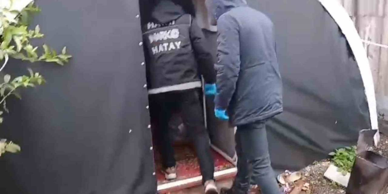 Polis Ekipleri Kilolarca Uyuşturucuyu Didik Didik Arayarak Buldu