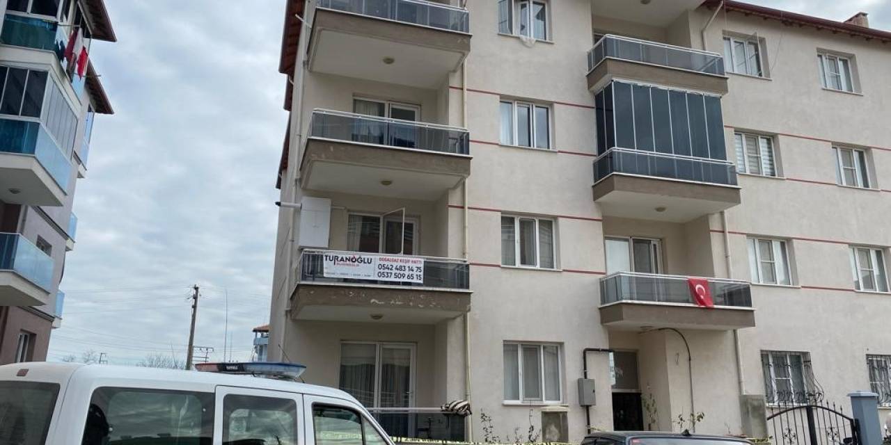 Kula’da 4. Kattan Düşen Öğretmen Hayata Tutunamadı
