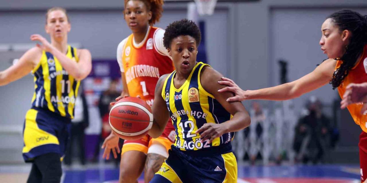 Kadın Pota Derbisi Fenerbahçe’nin