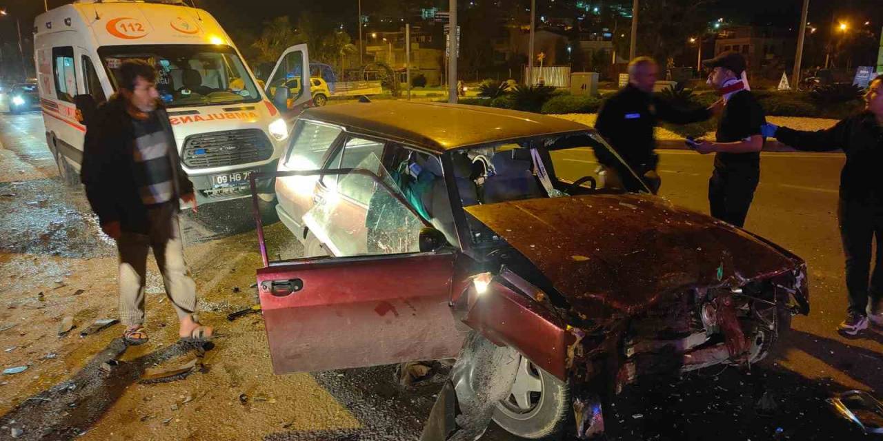 Kuşadası’nda Kırmızı Işık İhlali Kazaya Neden Oldu: 2 Yaralı