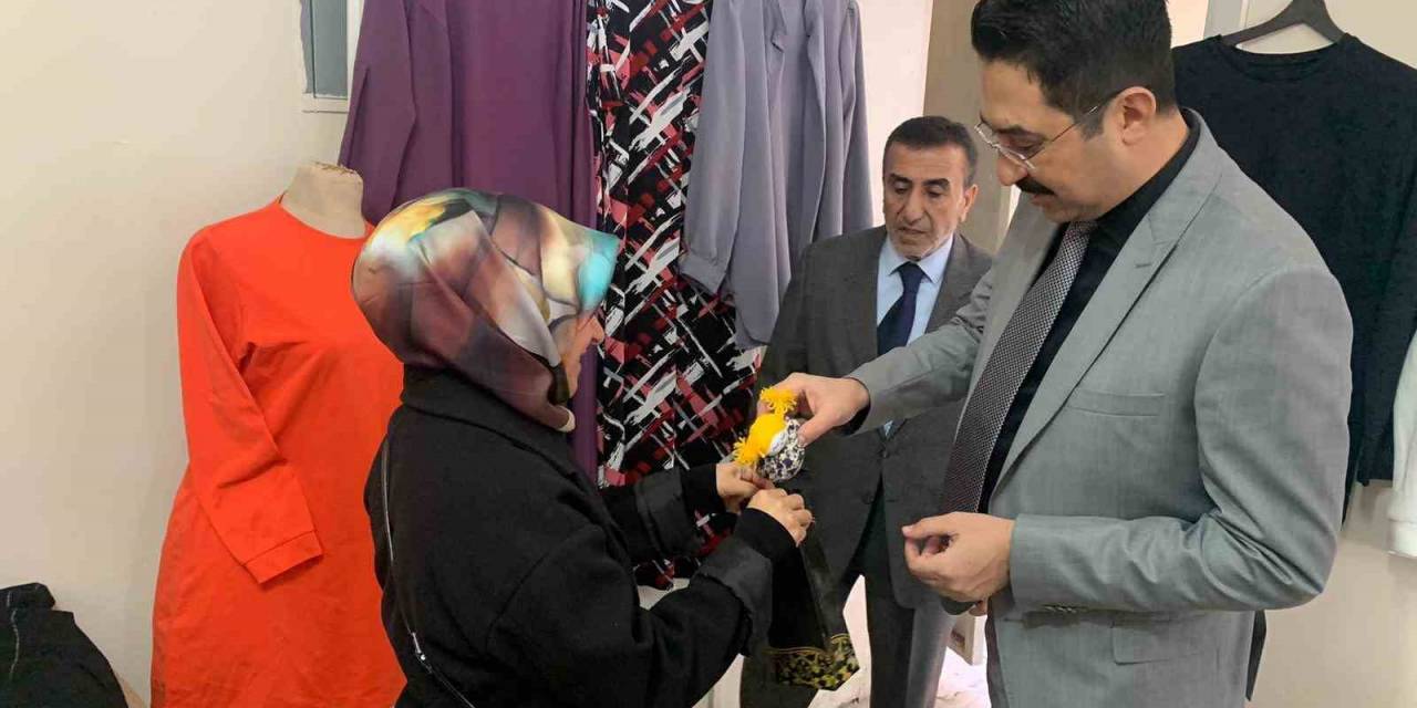 Hamur Kaymakamı Yıldırım, Halk Eğitim Merkezini Ziyaret Etti