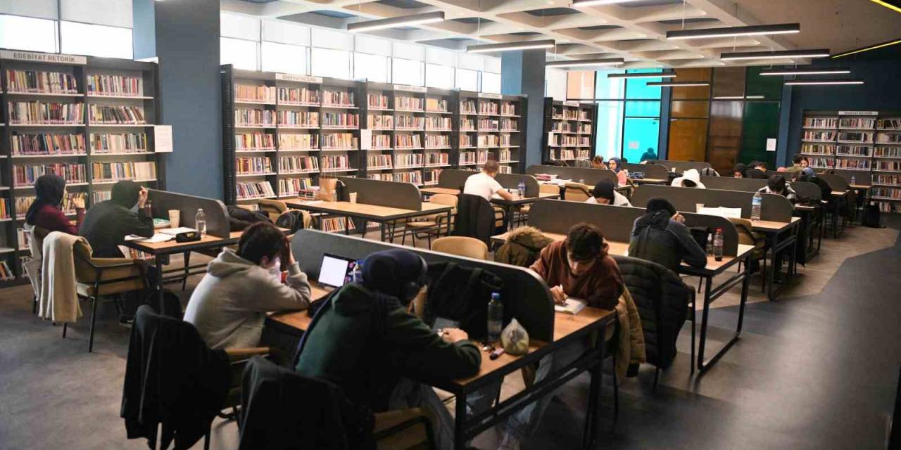 Kitap Kahveleri 82 Bin Kişi Ziyaret Etti