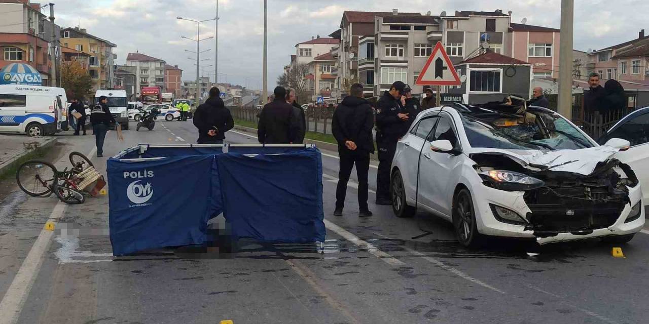Otomobilin Çarptığı Bisiklet Sürücüsü Hayatını Kaybetti