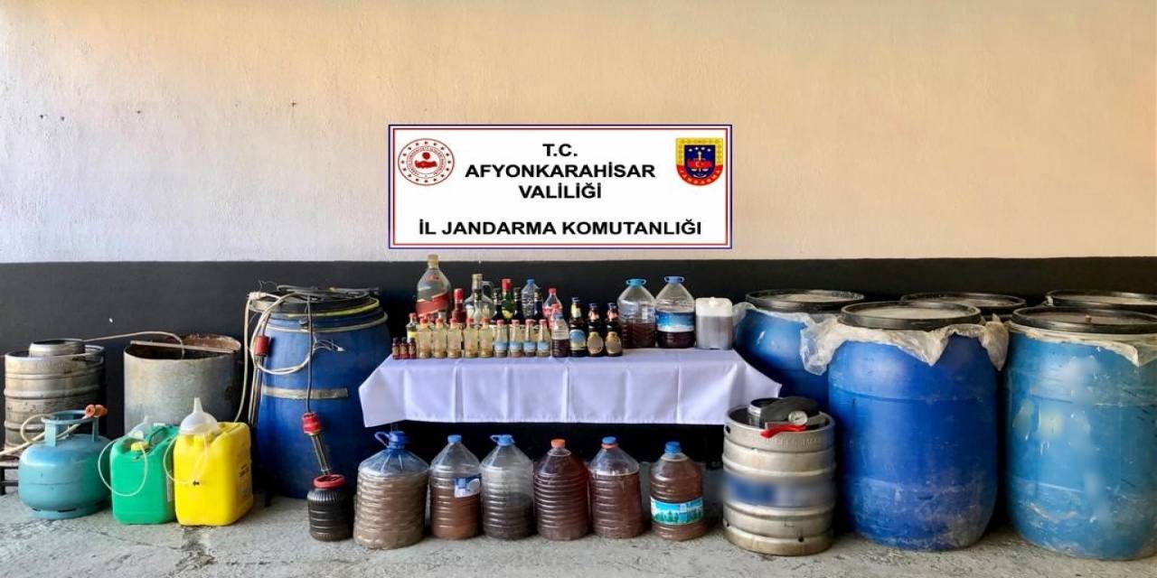 76 Yaşındaki Adam Kaçak Alkol Operasyonunda Yakalandı