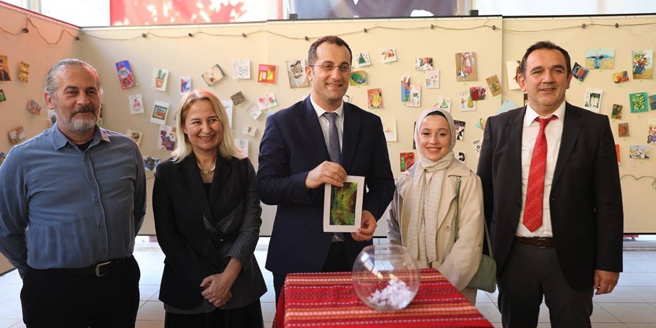 Başkan Ekim Üniversiteli Gençlerle Bir Araya Geldi