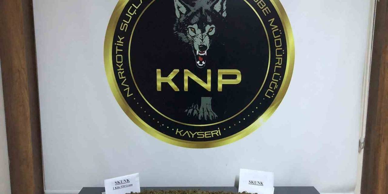 Kayseri’de Stepneye Zulalanmış 1,5 Kilo Uyuşturucu Ele Geçirildi