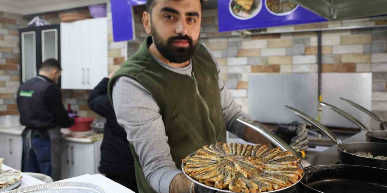 İki Kardeş Sırt Sırta Verdi, ‘Balık’ Teknesi Açtı