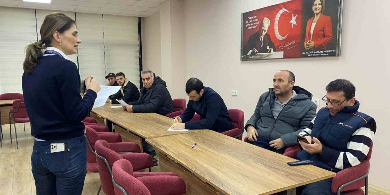 İzmit Belediyesi İş Arayan Vatandaşlara Umut Olmaya Devam Ediyor