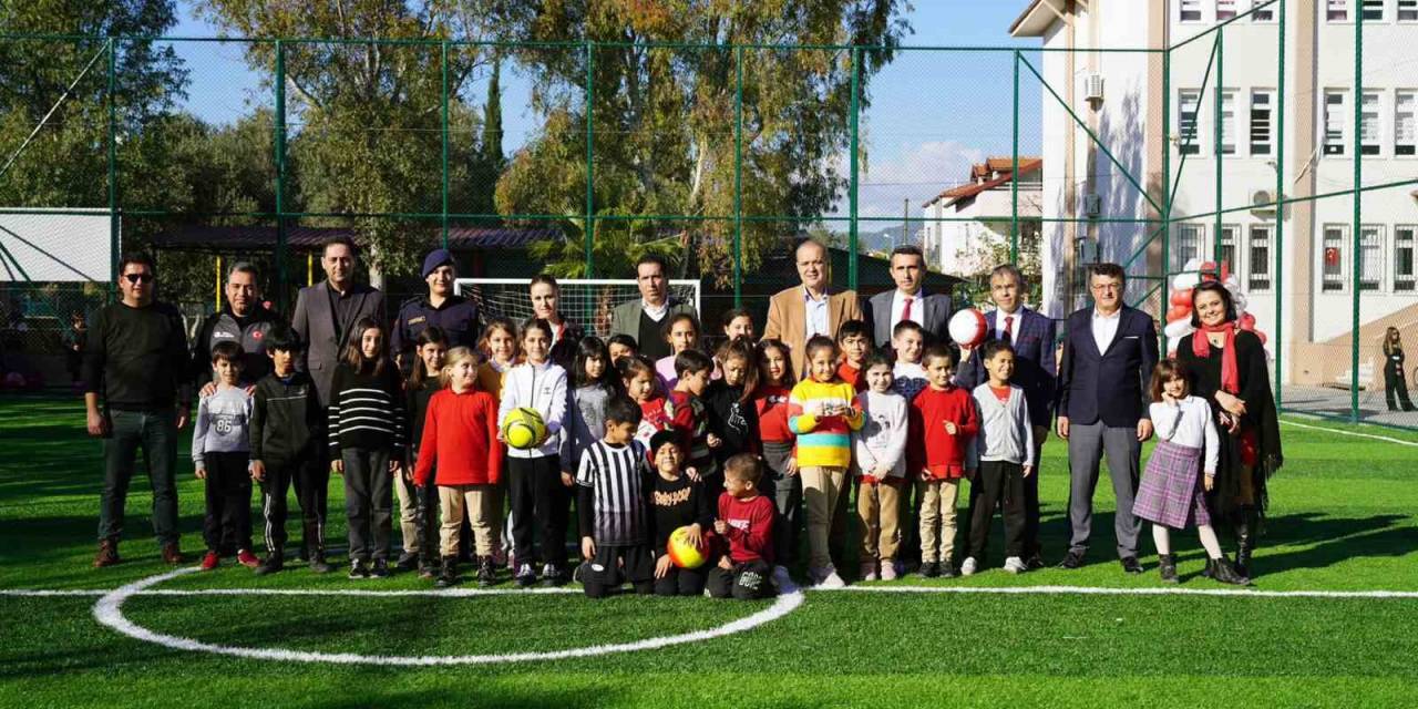 Ortaca’da Halı Sahalar Açılıyor