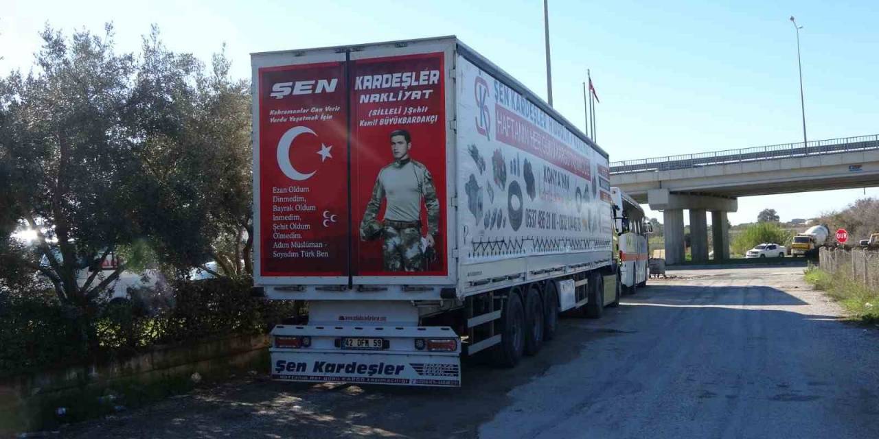 Manavgat’ta Park Halindeki Tırdan 30 Bin Tl’lik Kablo Çalındı