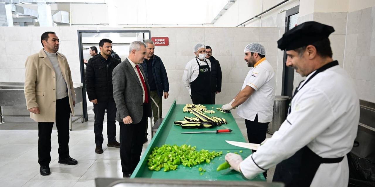 Yeşilyurt’taki Yemek Fabrikası Hizmet Vermeye Başladı