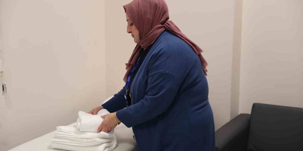 Bağcılar’da 2 Kadın Aldıkları Eğitimle Vefahane Yaşam Merkezi’nde Çalışmaya Başladı