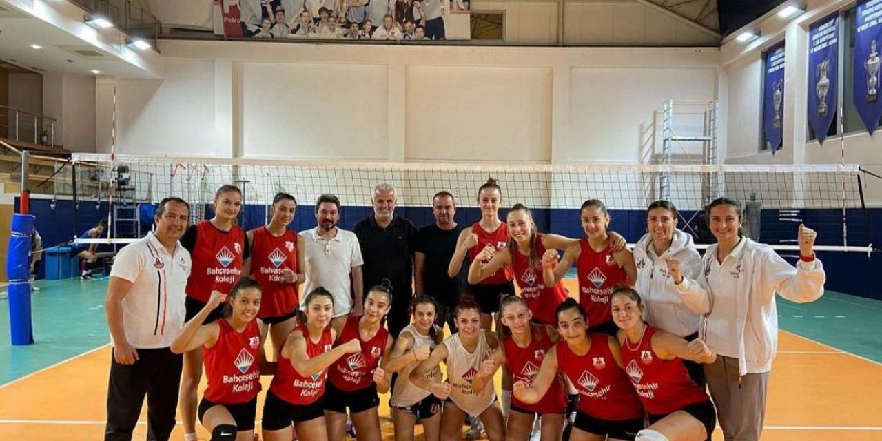 Transfer Döneminde Ayvalıklı Voleybolcu Kızlara İlgi Yoğun
