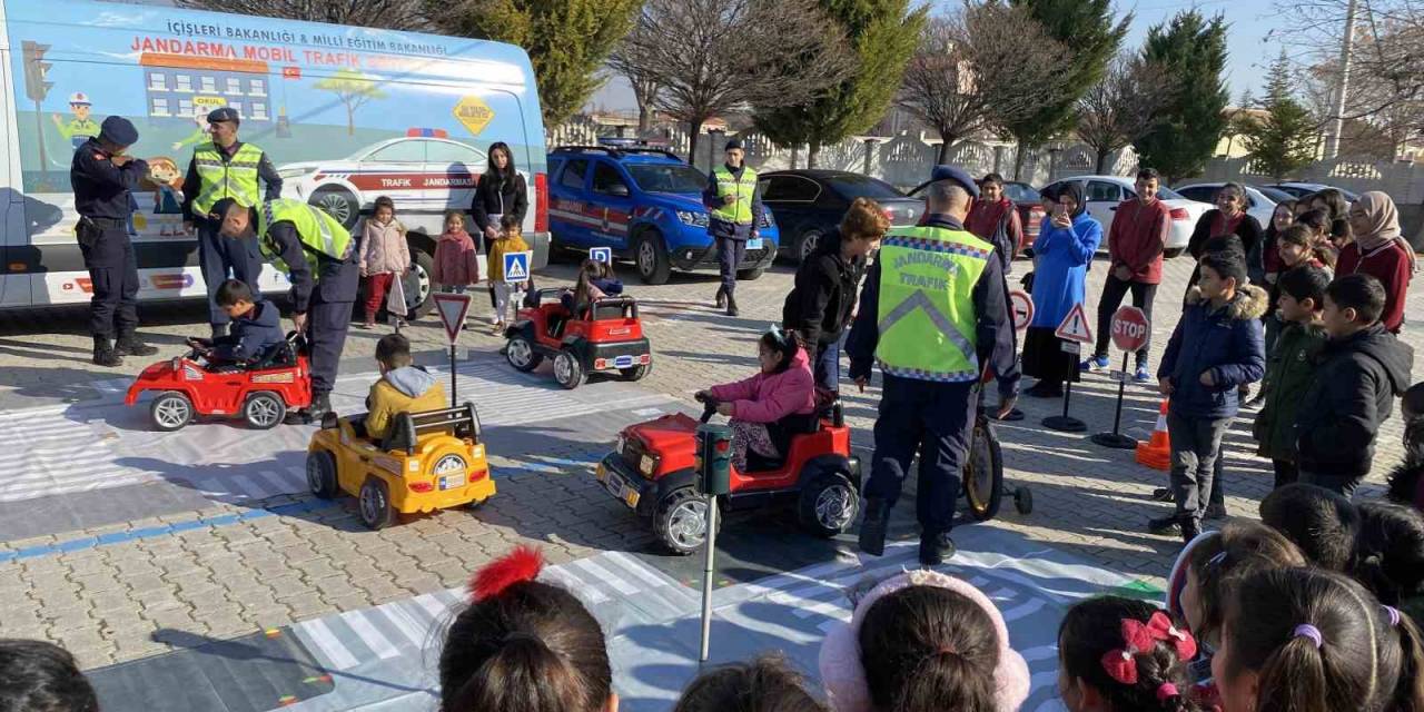 Kulu’da Jandarmadan Öğrencilere Trafik Eğitimi