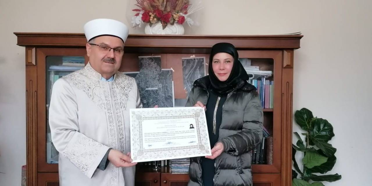 Ukrayna Vatandaşı Stakhovska Müslüman Oldu Oldu