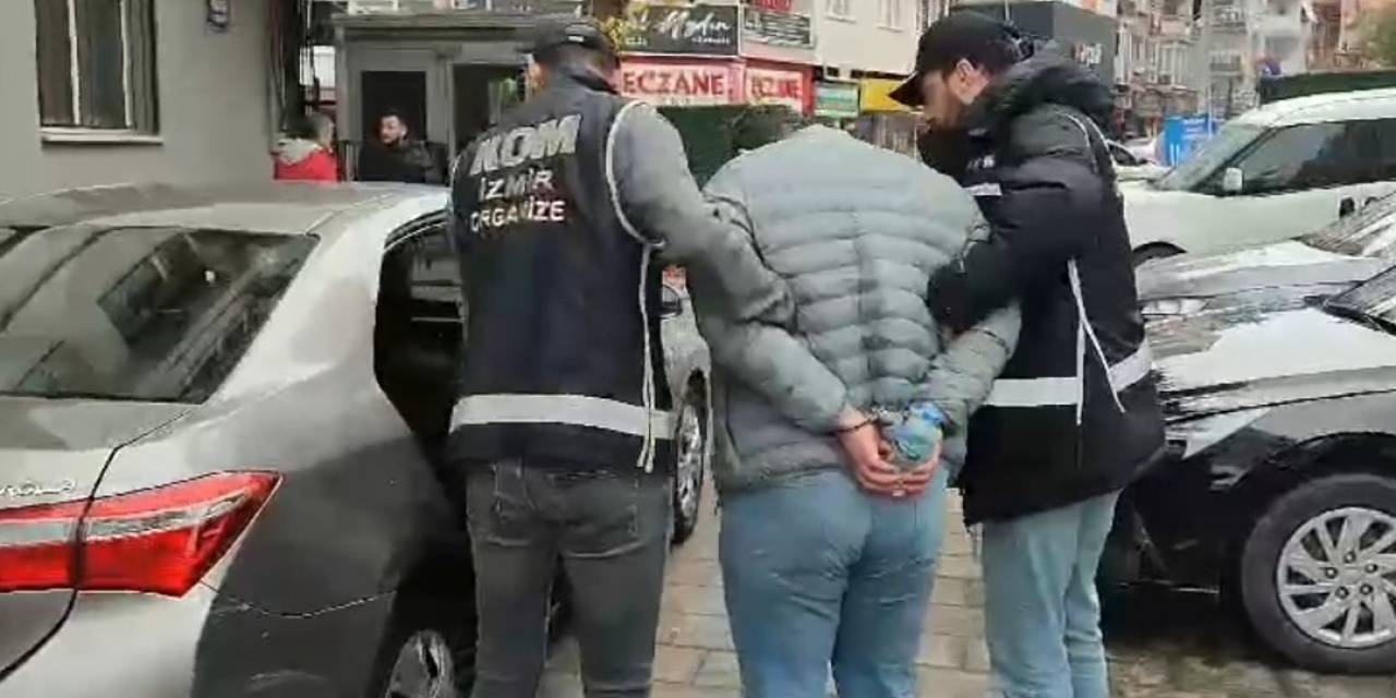 İzmir’de İş Yerlerini Kurşunlayan Saldırgan, Polis Takibiyle Yakalandı