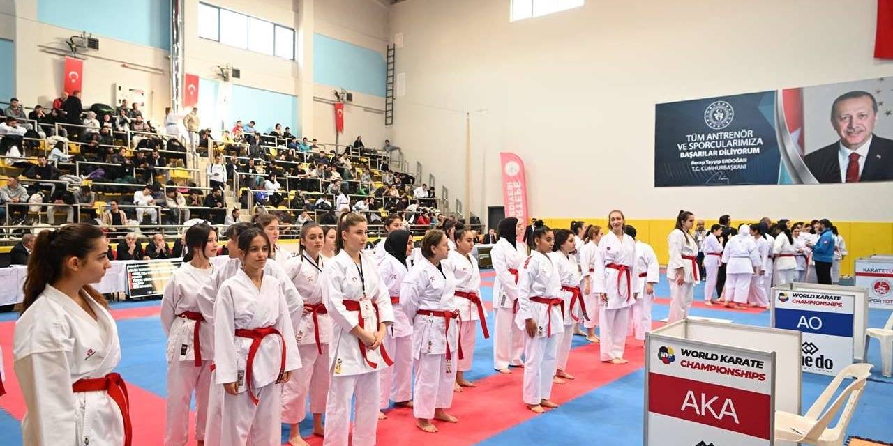 2 Bin 200 Sporcunun Katılımıyla Türkiye Karate Şampiyonası Kartepe’de Başladı