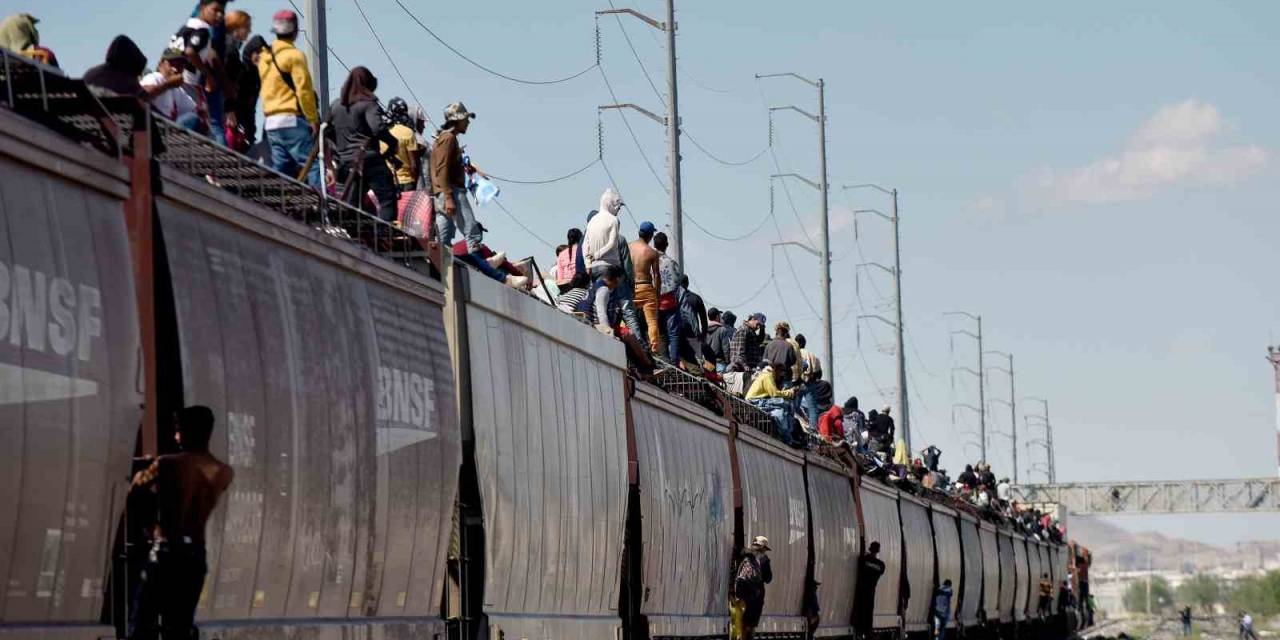 Abd Ve Meksika Sınır Geçişlerinin Açık Tutulması Konusunda Anlaştı