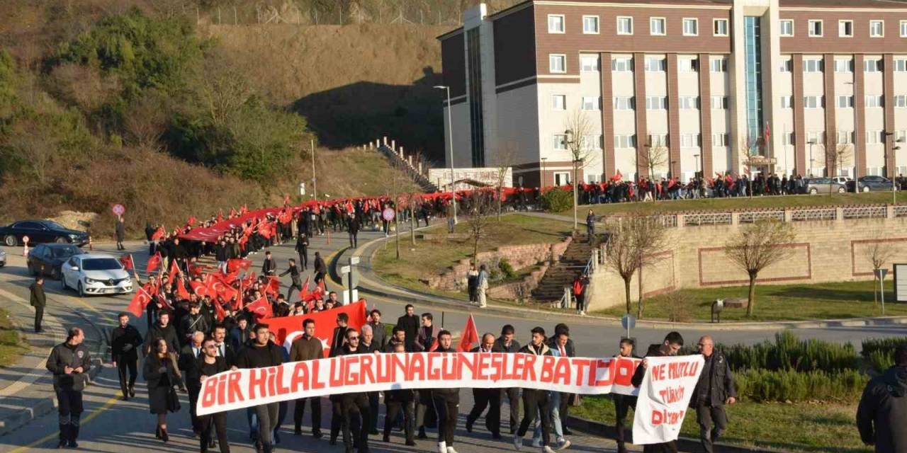 Öğrenciler Teröre Karşı Omuz Omuza