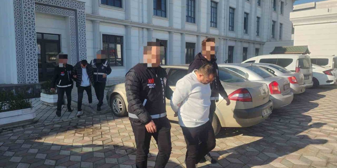 Akaryakıt İstasyonunun Kasasını Patlatarak Para Çalan Şüpheliler Yakalandı