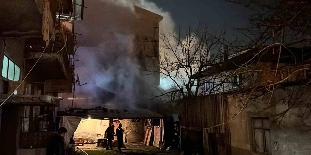 Tekstil Atölyesinde Korkutan Yangın