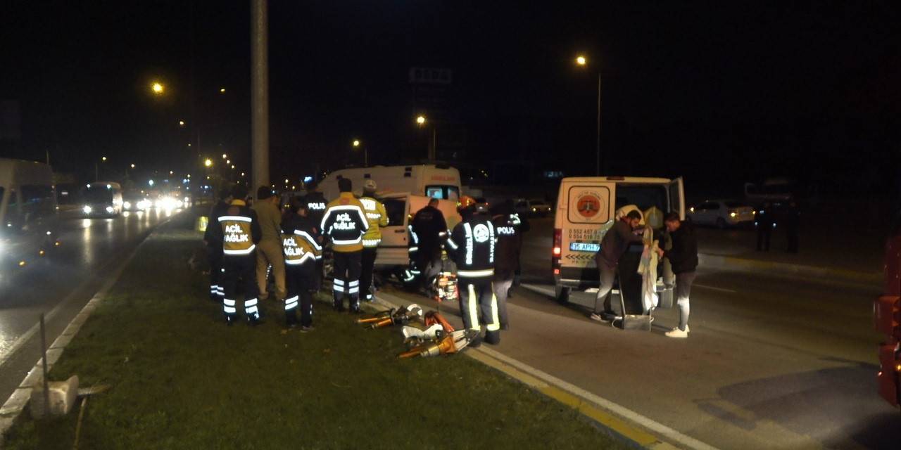 Karşı Şeride Geçen Aracın Sürücüsü Hayatını Kaybetti
