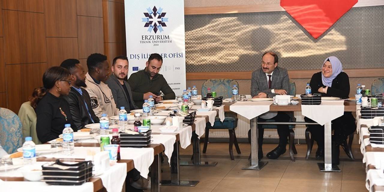 Rektör Çakmak, Uluslararası Öğrencilerle Buluştu