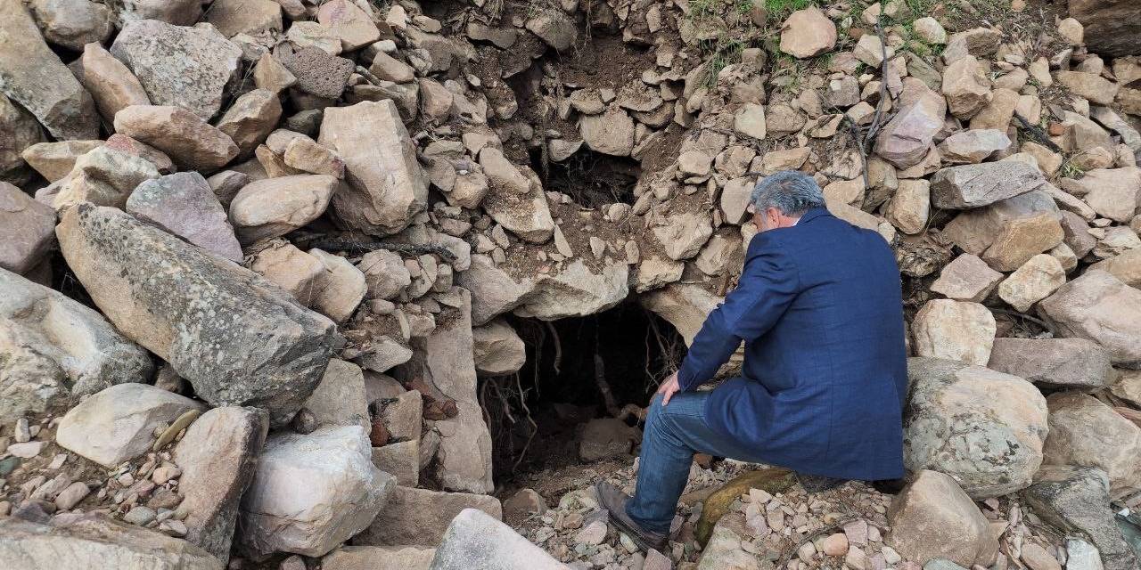 Deprem Bölgesinde Obruklardan Çıkan Sıvı Vatandaşları Meraklandırdı