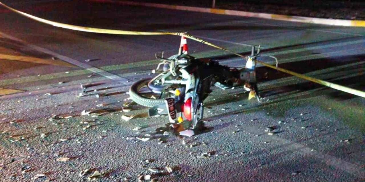 Tıra Çarpan Motosiklet Sürücüsü Yaşamını Yitirdi