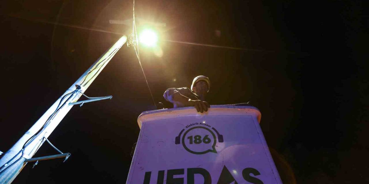 Uedaş Ekipleri Yılbaşında Kesintisiz Enerji İçin Görev Başında