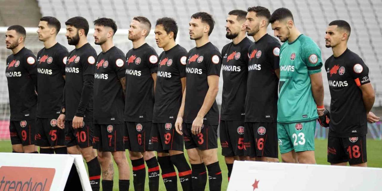 Fatih Karagümrük, İlk Yarının En Az Gol Yiyen 3. Takımı