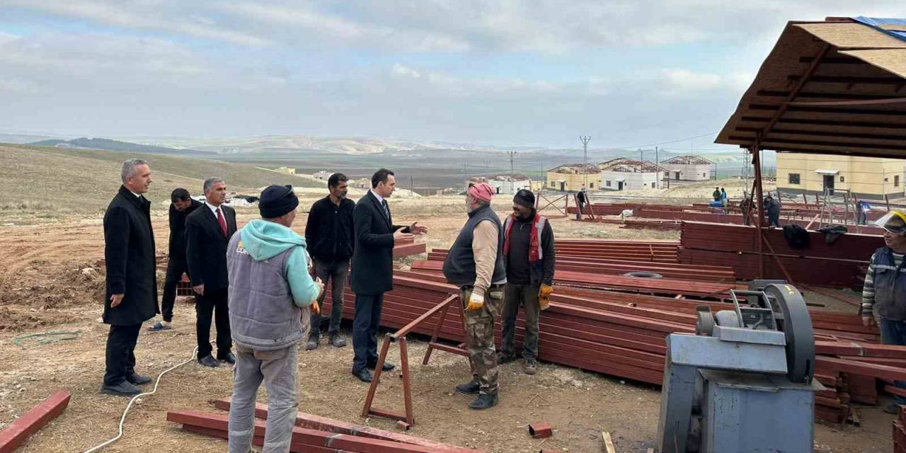 Kaymakam Bakan, Kalıcı Konutlarda İncelemelerde Bulundu