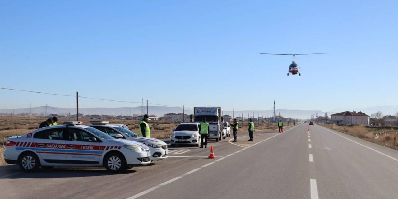 Aksaray Jandarmadan Cayrokopter İle Denetim
