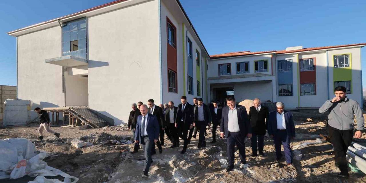 Vali Varol, Okul İnşaatında İncelemelerde Bulundu
